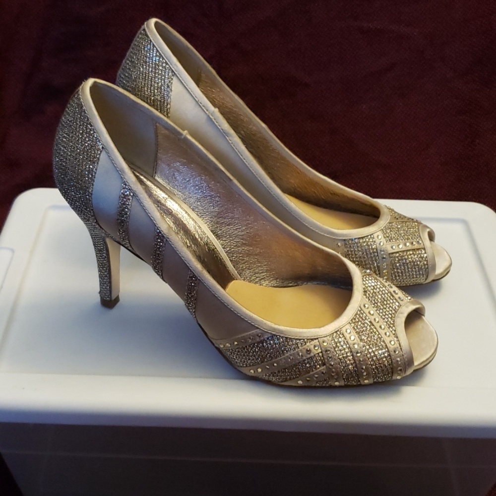 Adrianna Papell Women's high heels